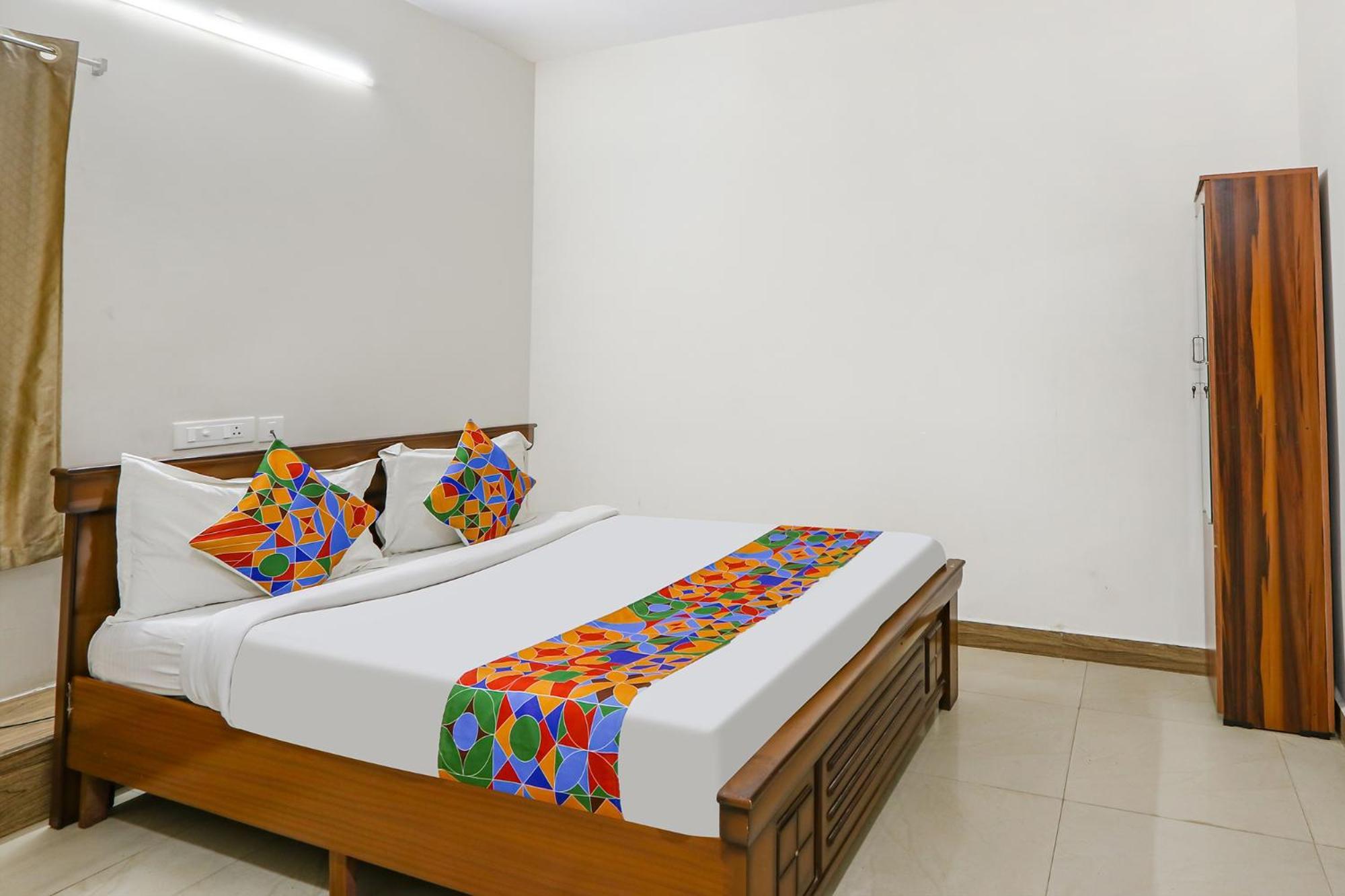 Fabexpress Korner Inn - Sivaji Park Visakhapatnam Exterior photo