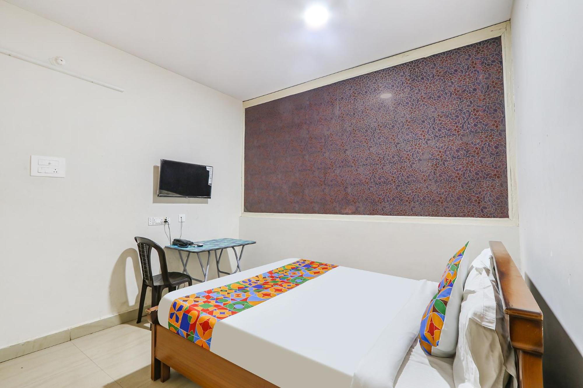 Fabexpress Korner Inn - Sivaji Park Visakhapatnam Exterior photo