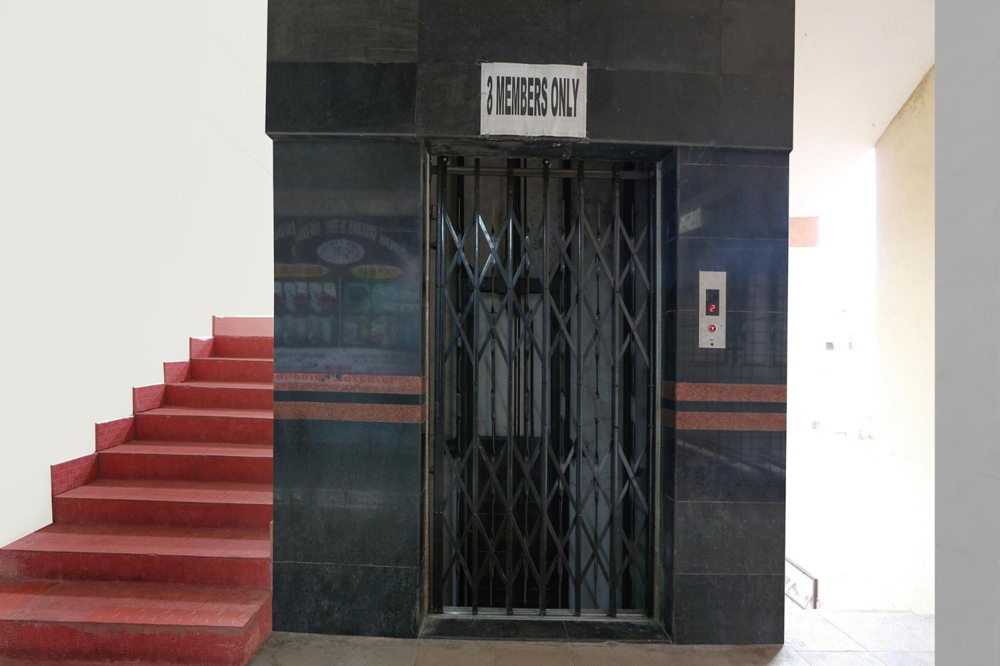 Fabexpress Korner Inn - Sivaji Park Visakhapatnam Exterior photo