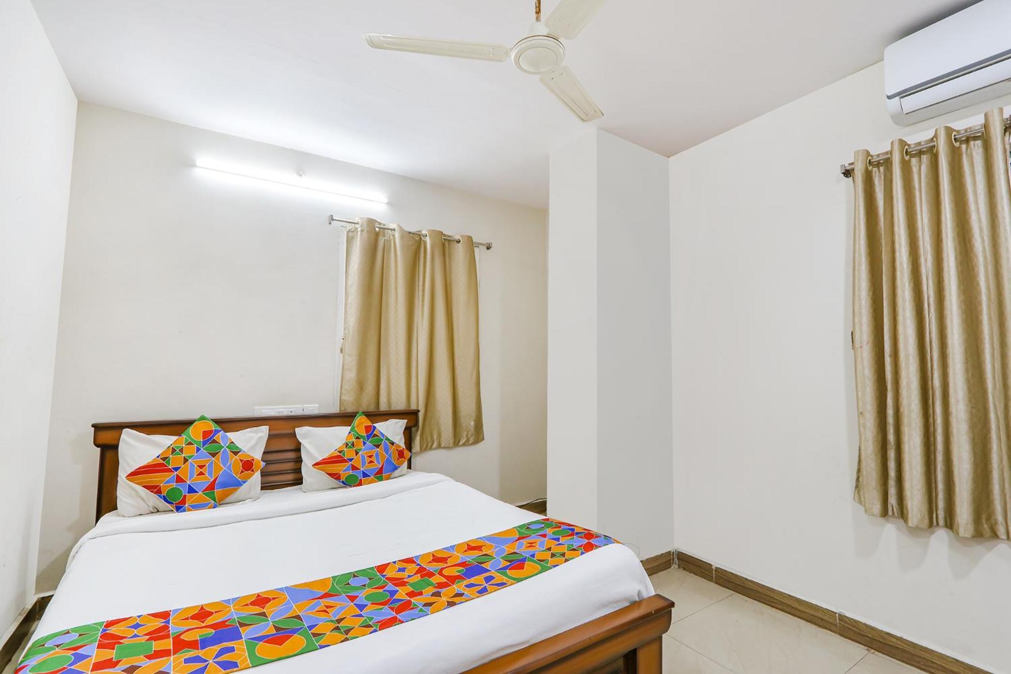 Fabexpress Korner Inn - Sivaji Park Visakhapatnam Exterior photo