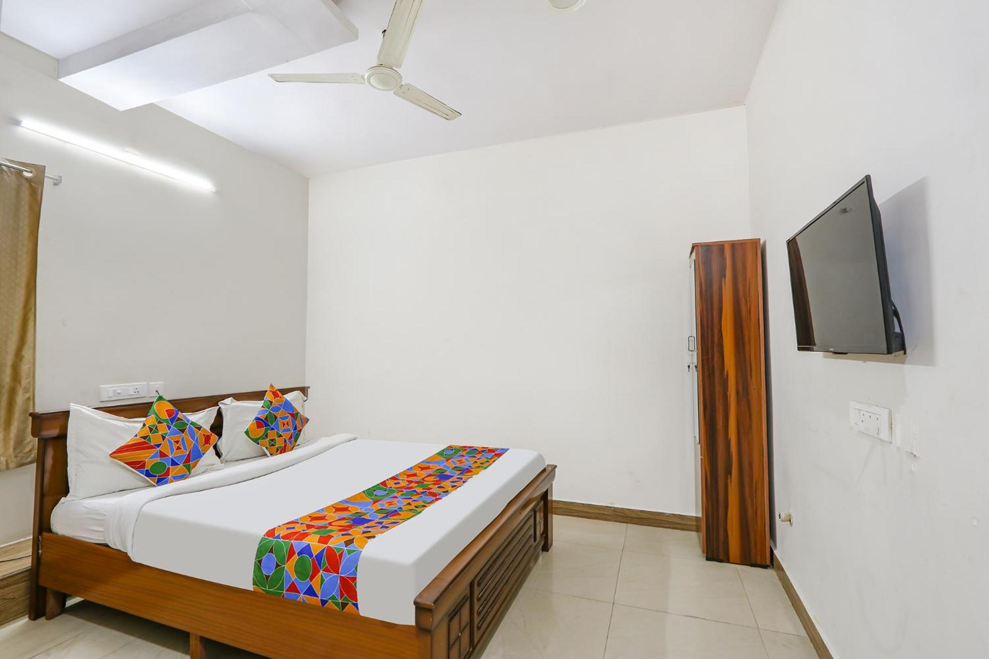 Fabexpress Korner Inn - Sivaji Park Visakhapatnam Exterior photo