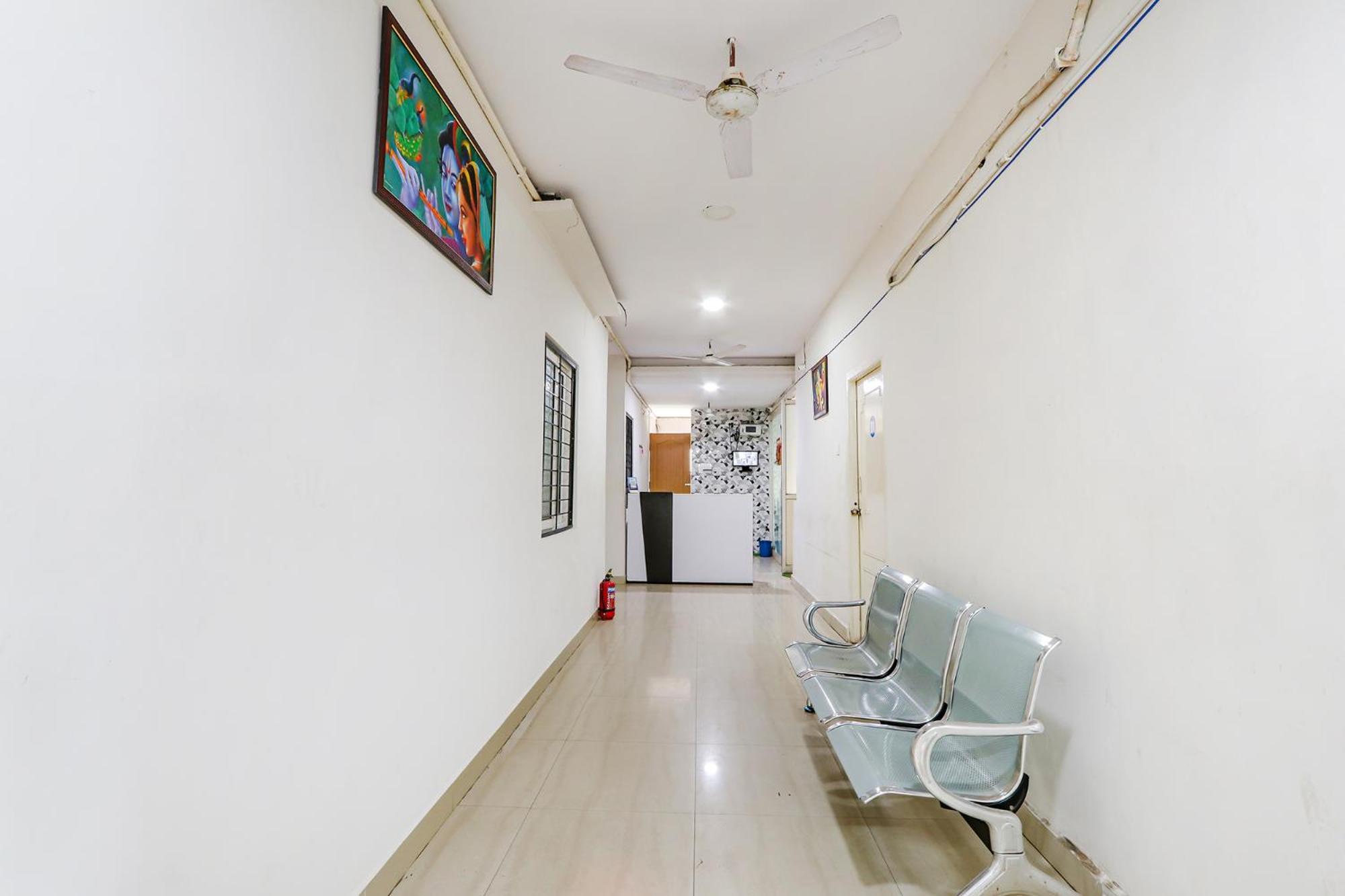 Fabexpress Korner Inn - Sivaji Park Visakhapatnam Exterior photo